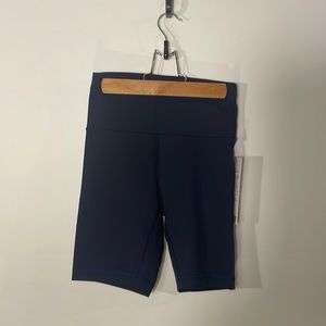 NWT lululemon Wunder Train HR Short 8”